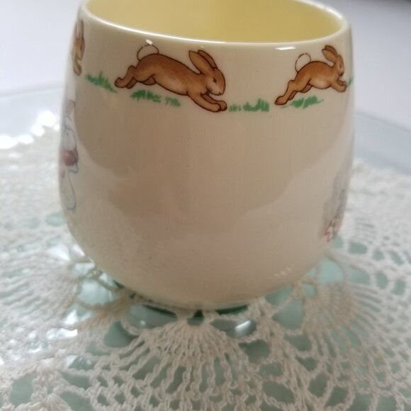 Royal Doulton Bunnykins cup Bunnies Knitting/Unravelling Yarn made in England - Picture 7 of 11